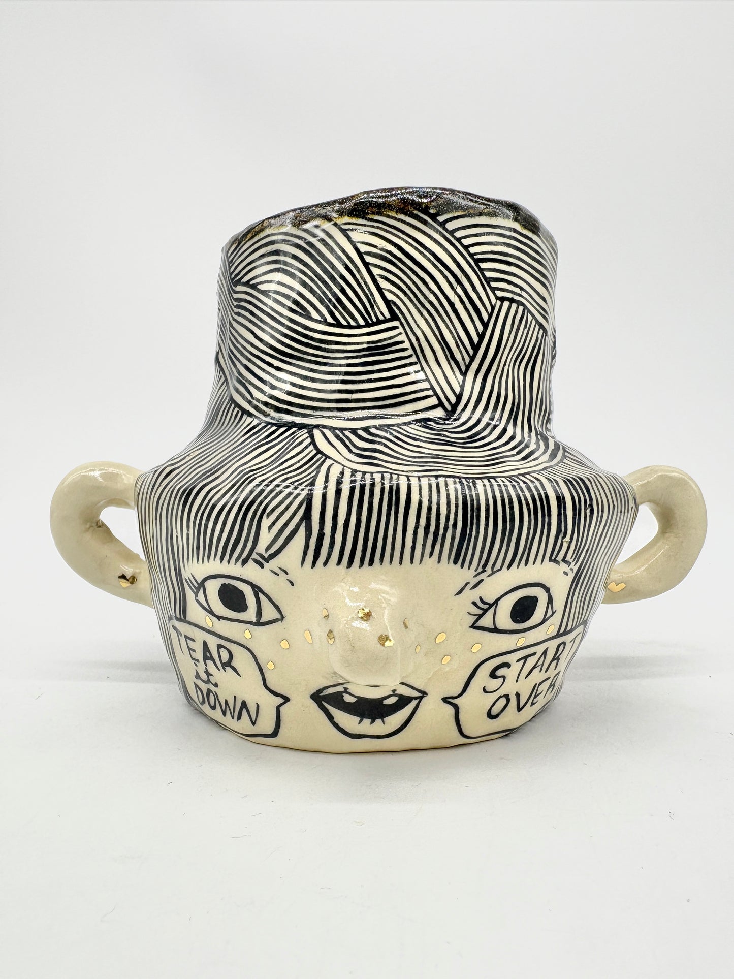 “Tear it down”, diversity of tactics vessel